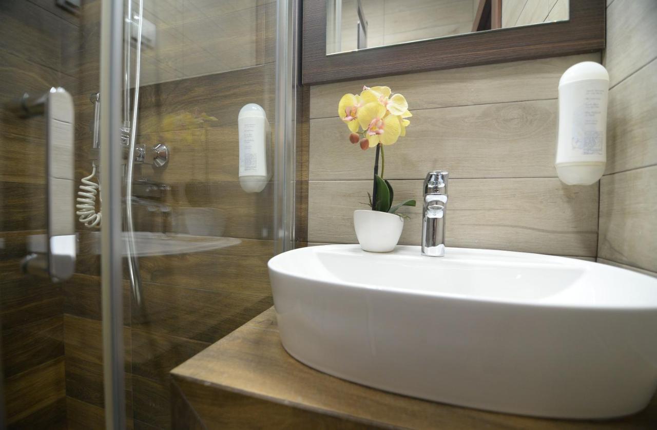 Hotel Hedonist Lux à Lucani Extérieur photo